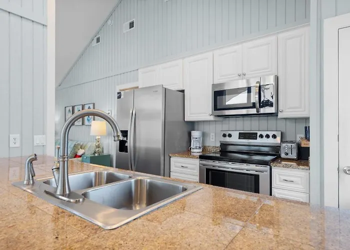 4 Shore By Youngs Suncoast Holiday home
