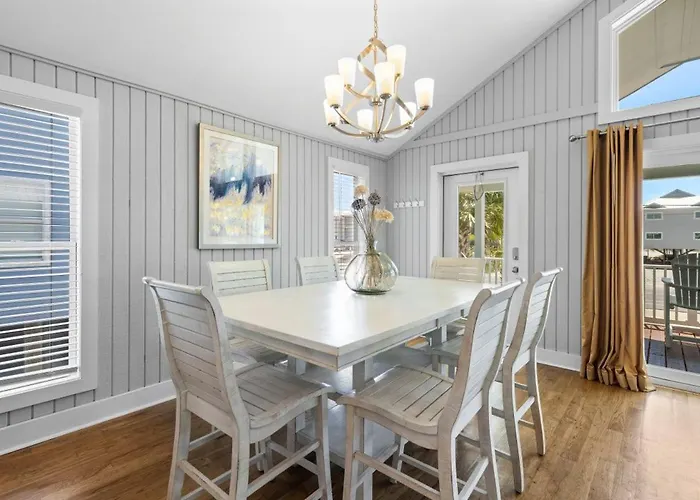 4 Shore By Youngs Suncoast Holiday home