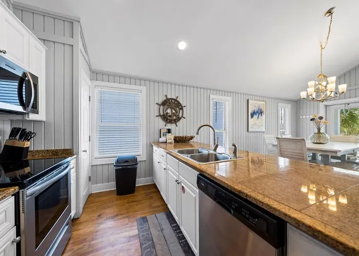 4 Shore By Youngs Suncoast Holiday home *